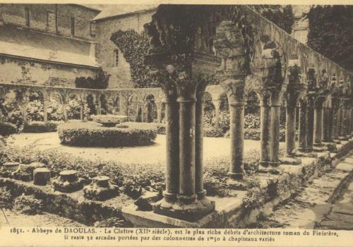 Abbaye de Daoulas. Le cloître (2 Fi 43/19)