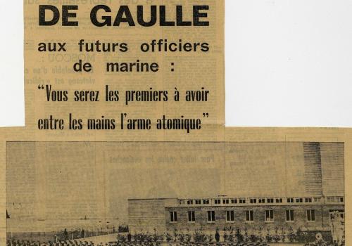Photo de presse : "De Gaulle aux futurs officiers". Première étape de l'inspection du général de Gaulle: L'école navale de Lanvéoc Poulmic