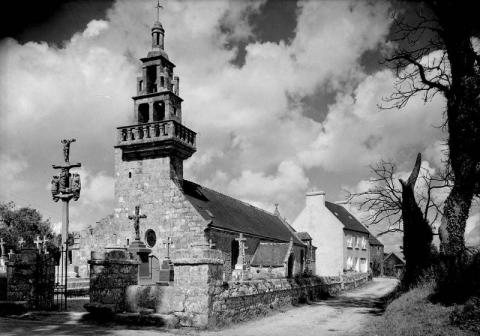 L'église [1950-1960] (27 Fi 1557)
