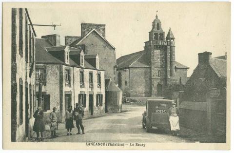 Le bourg [vers 1910] (2 Fi 114/7)
